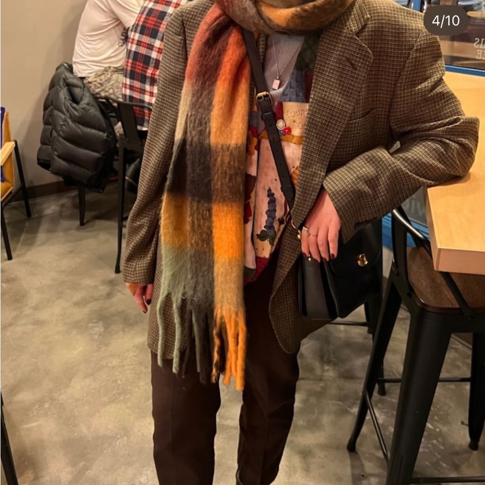 Oak + Fort Scarf